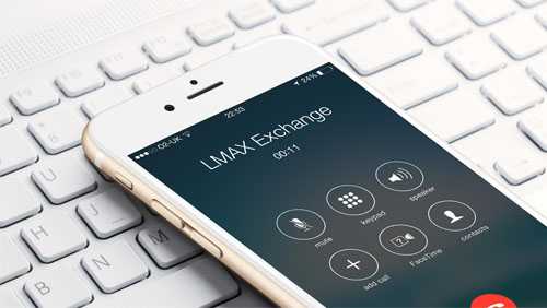 Foto van een iPhone waar contact mee word opgenomen